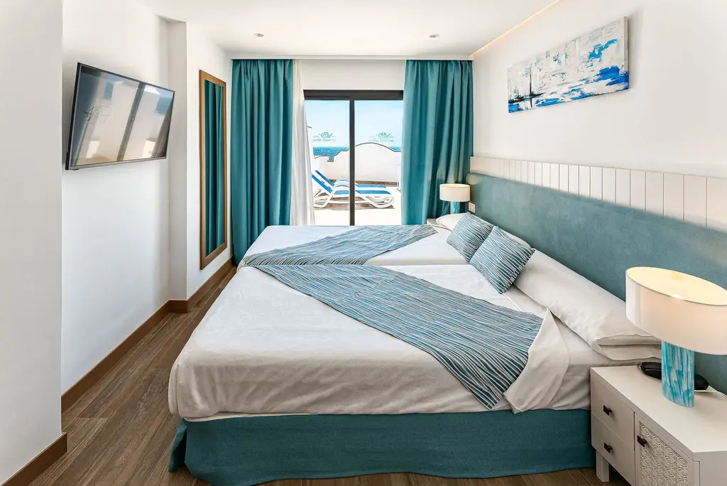 Double Junior Suite with sea view (full double bed)