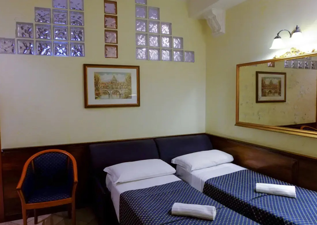 Double room (twin beds)