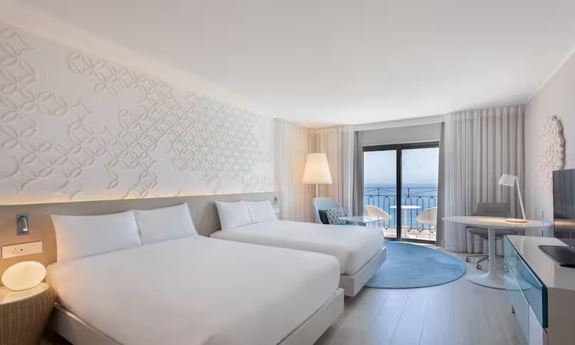 Deluxe Family room with balcony and with sea view