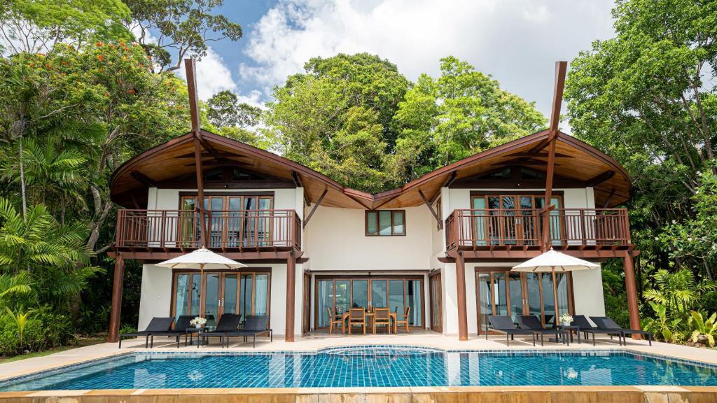 Barcelo Coconut Island