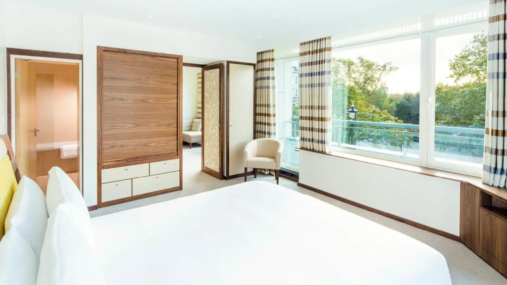 Park Double Suite (full double bed)