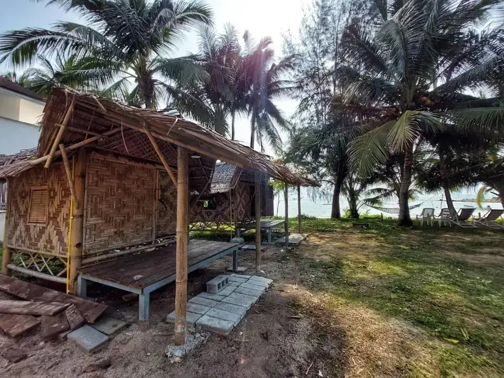 Double Bungalow with sea view (full double bed)