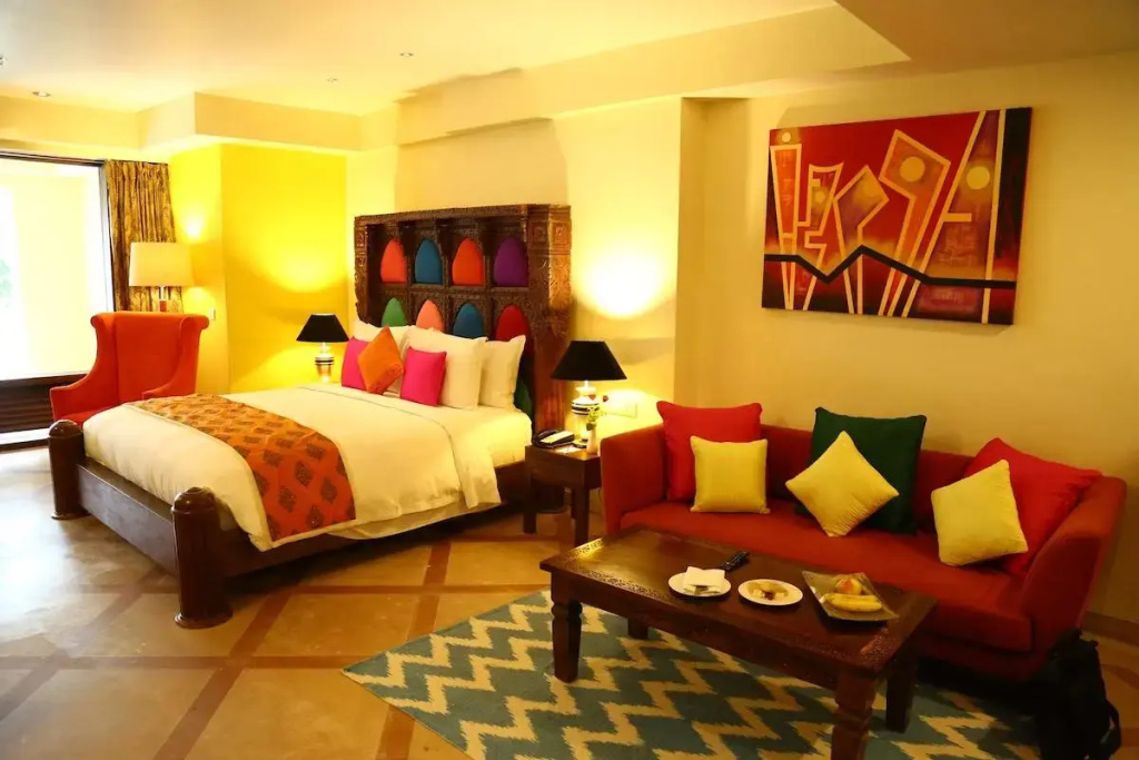 Heritage Double Suite full double bed
