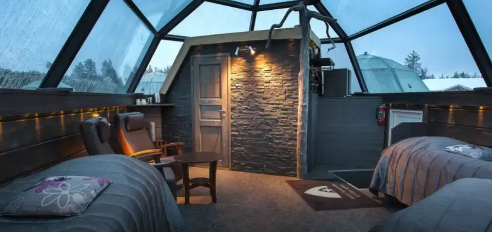 Quadruple Family Glass Igloo