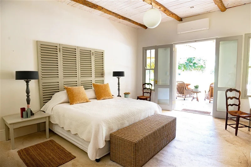 Double Room 2 (full double bed)