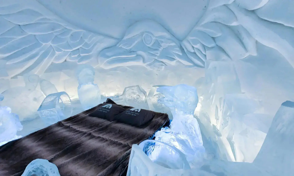 Double SnowHotel Suite (full double bed)