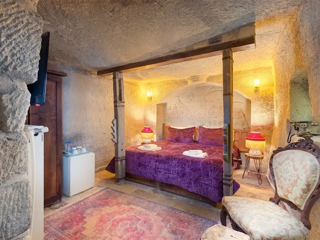 Standard Cave Double room (full double bed)