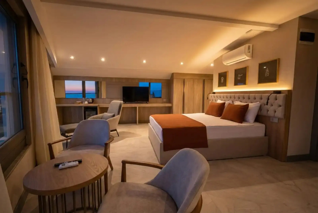 Double Suite with balcony and with sea view (full double bed)