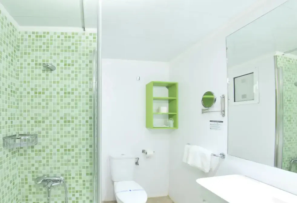 Triple room