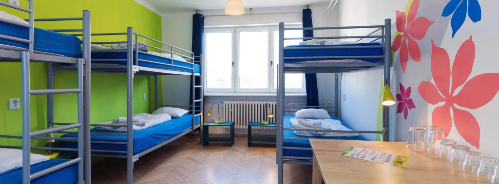 Sextuple room