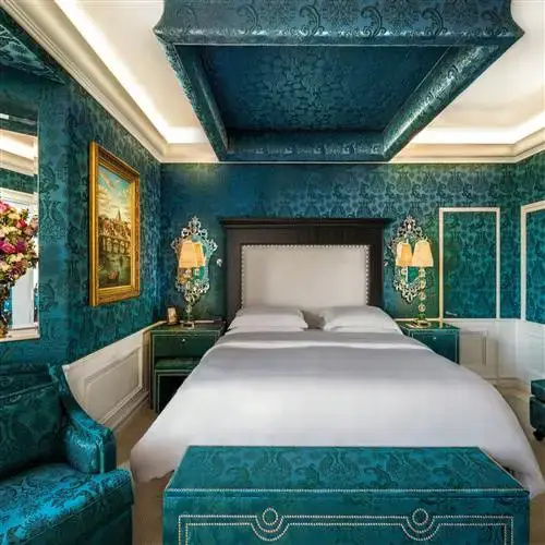 Penthouse Double Villa Medici Suite (full double bed)