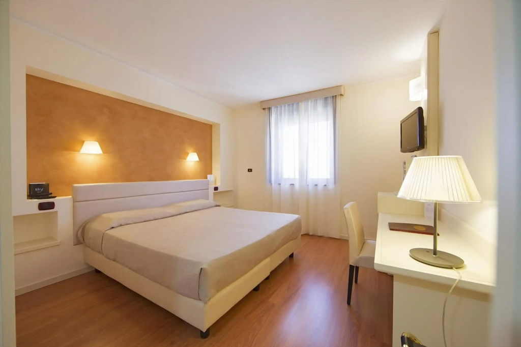 Comfort Double room (full double bed)