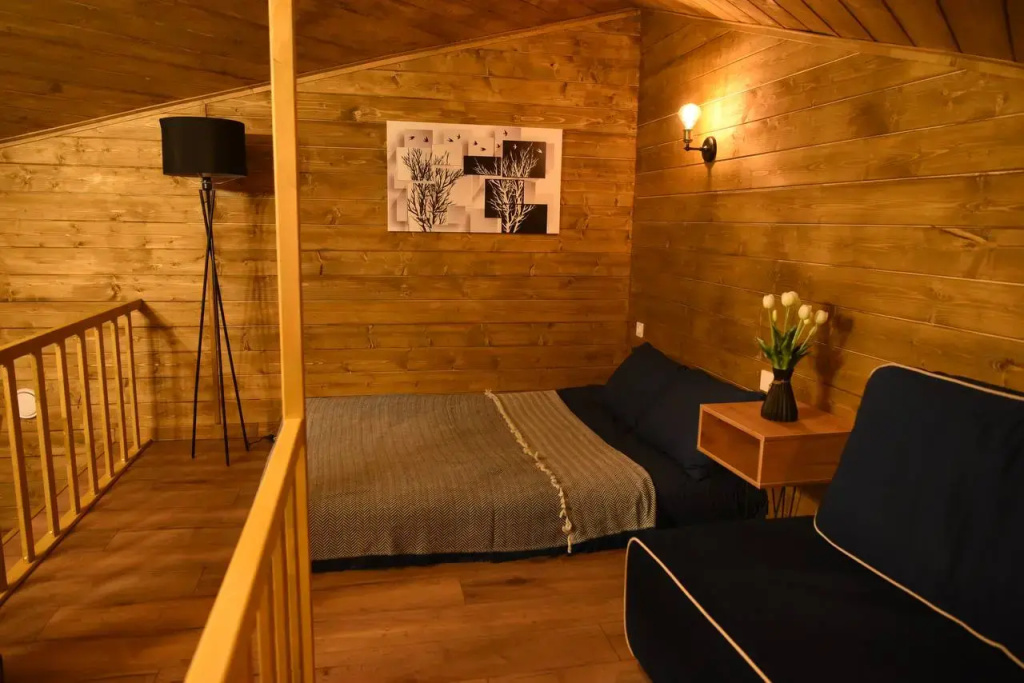 Cozy with Dark Blue Interior Double Cottage (full double bed)