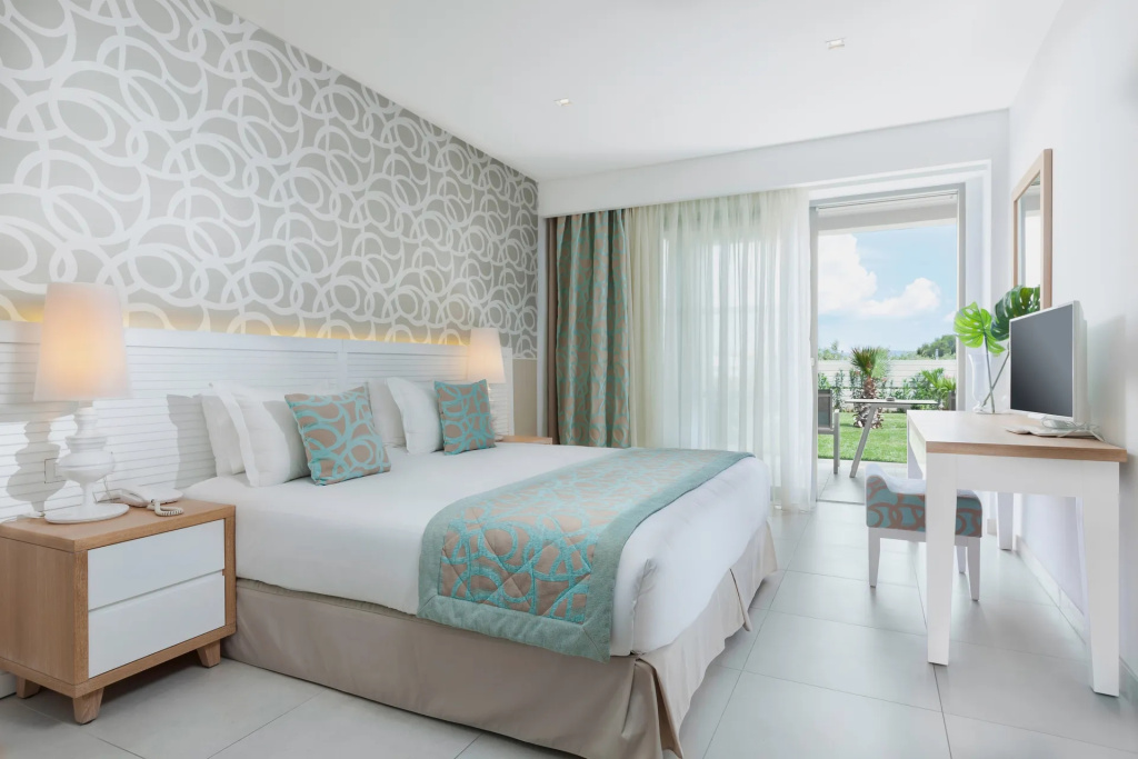 Jacuzzi Double Suite (full double bed)