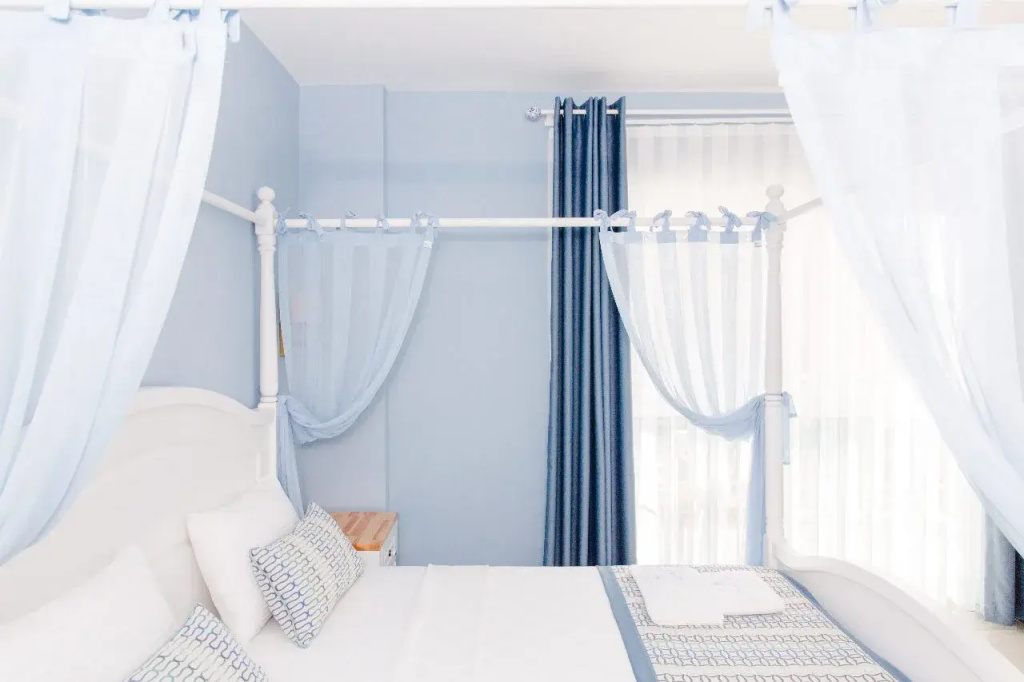 Deluxe Double room with balcony and with city view (full double bed)