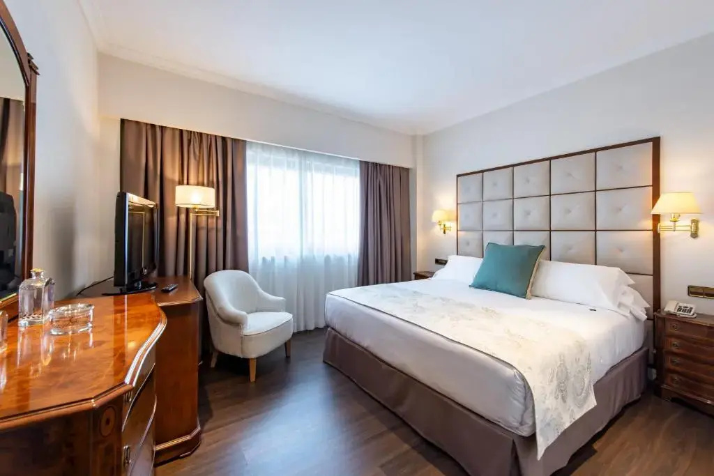 Double Junior Suite (full double bed)