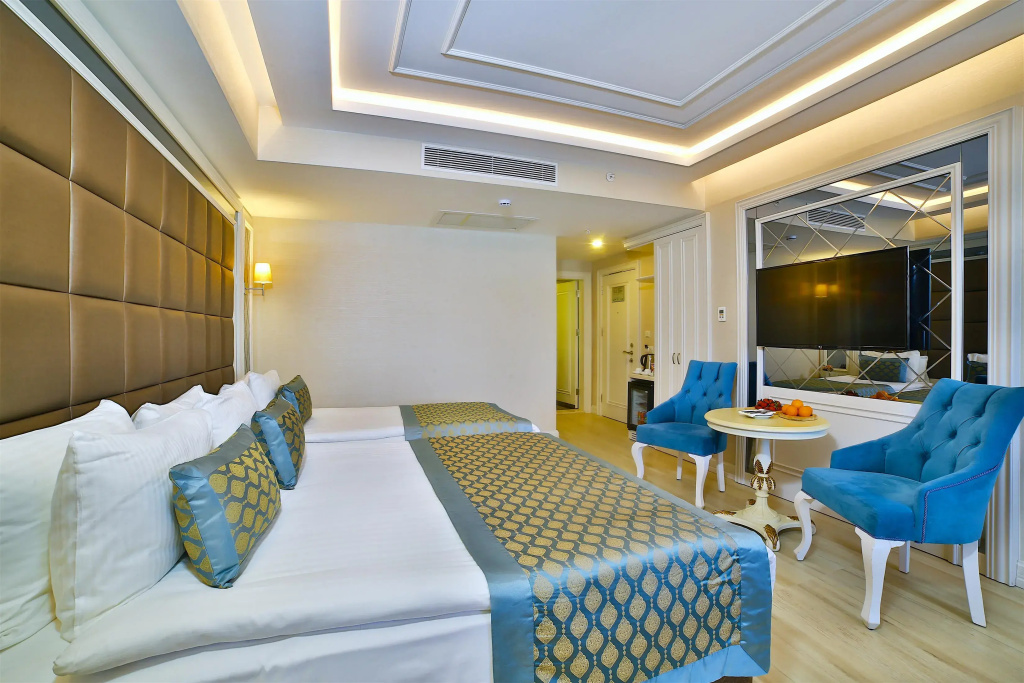 Superior Quadruple room
