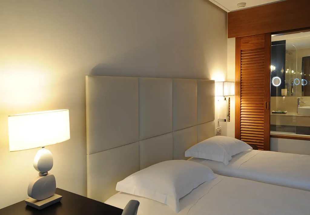 Kernos Beach Hotel - Chambres