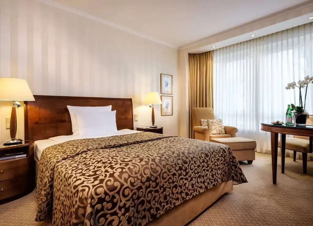 Superior Double room with courtyard view (full double bed)