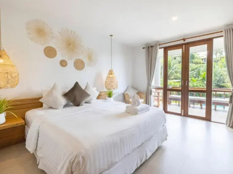 Deluxe Double room with pool view (full double bed)