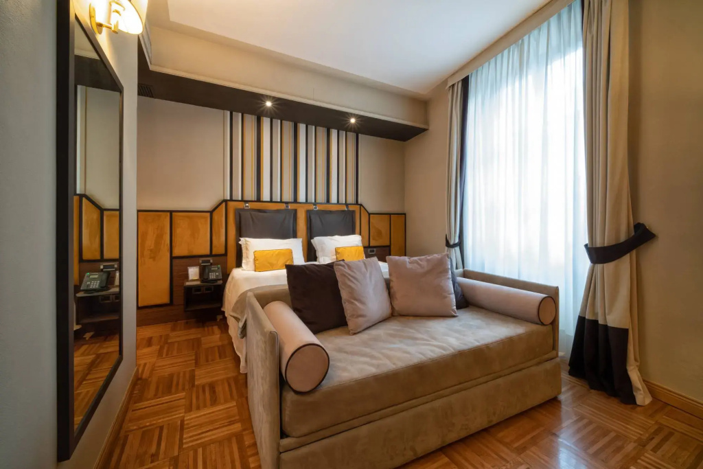 Deluxe Panoramic View Double room (full double bed)