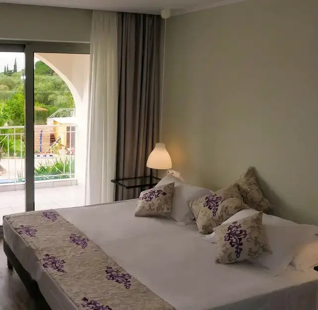 Deluxe Double Open Plan Suite (twin beds)