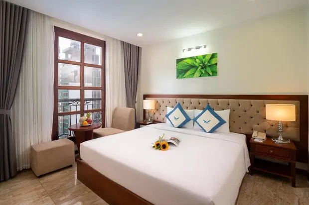 Senior Double room with balcony and with sea view (full double bed)