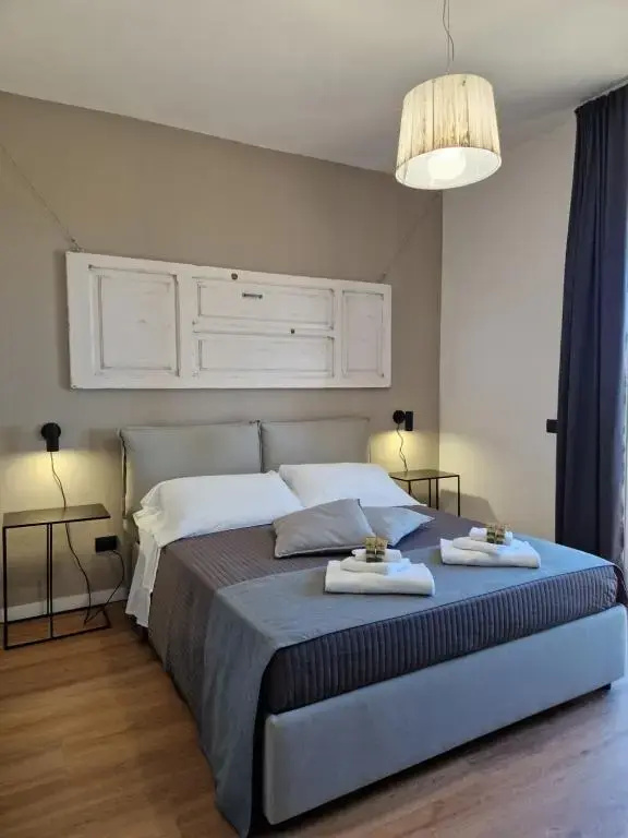 Double room with balcony and with sea view (full double bed)
