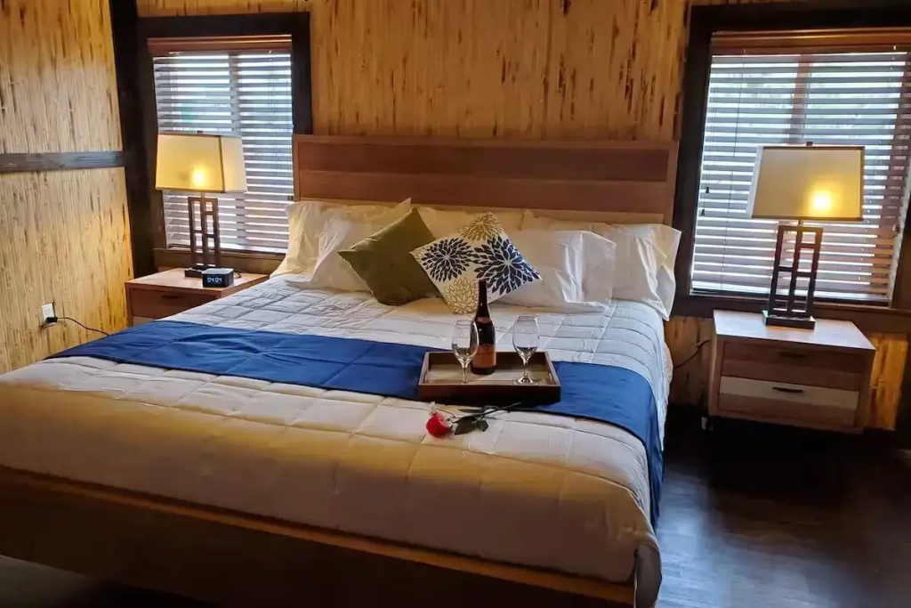 Mermaid Double room (full double bed)