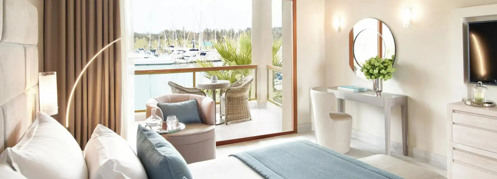 Marina Deluxe Double room (full double bed)