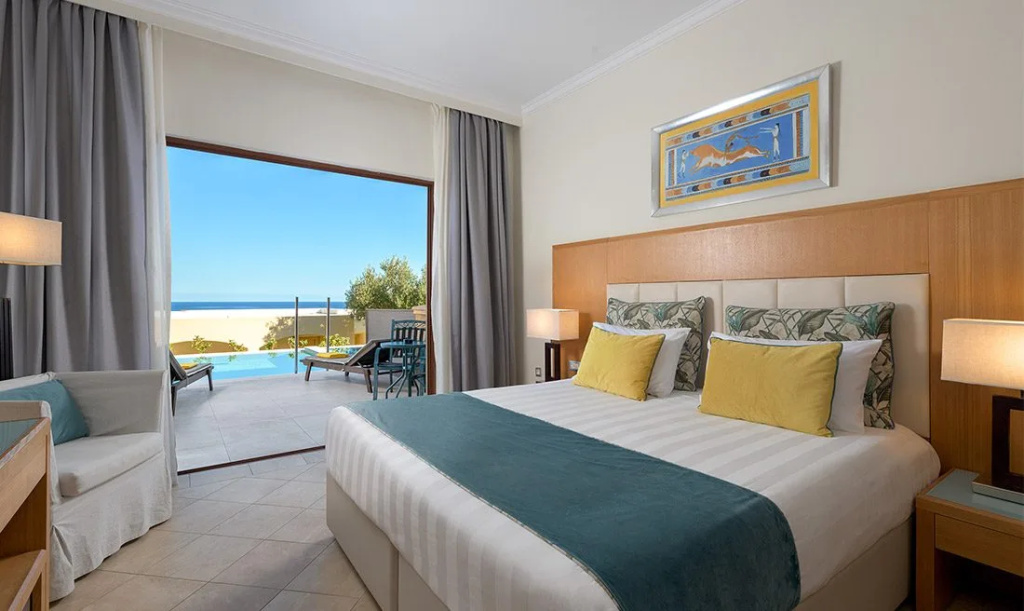 Family Private Pool Double room with garden view (full double bed)