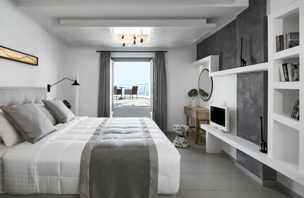 Petit Pool Double Maison with Caldera View (full double bed)