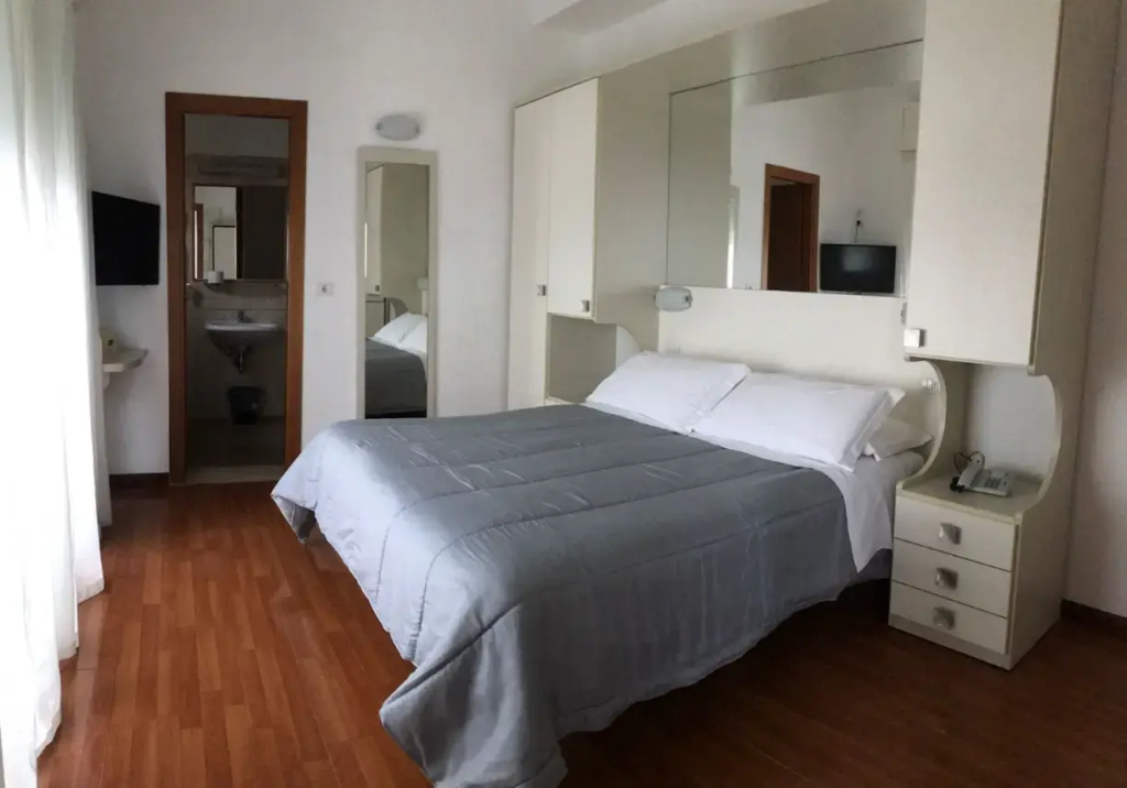Basic Double room (full double bed)