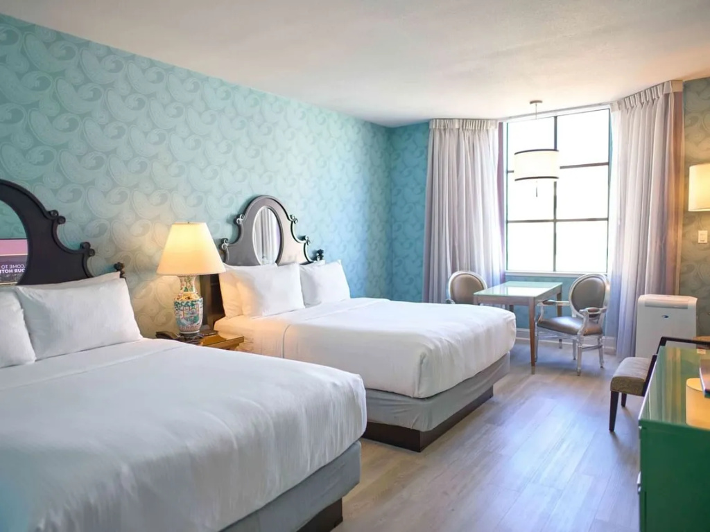Executive Quadruple room with city view