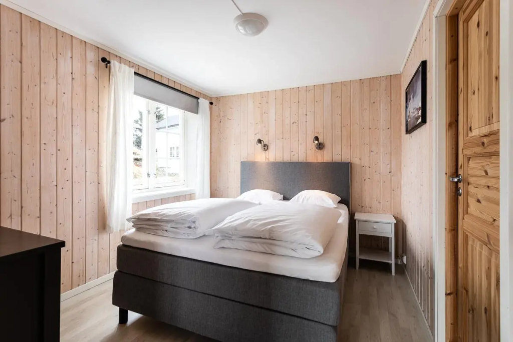 1 Bedroom Double Apartment (full double bed)