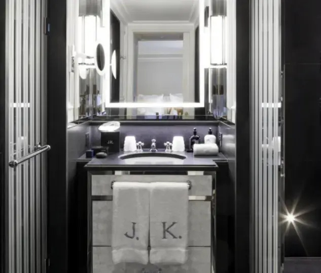J.K. Place Paris 54