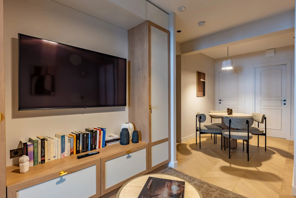 1 Bedroom Double Opera Apartment (full double bed)
