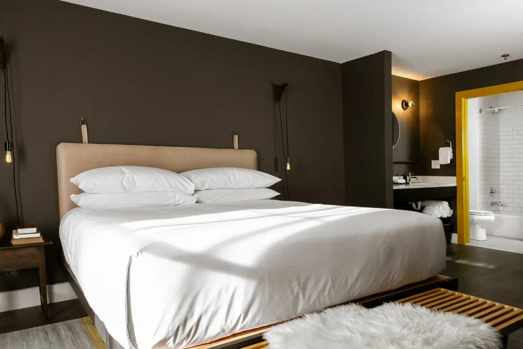 4 Bedrooms + Bunkroom room