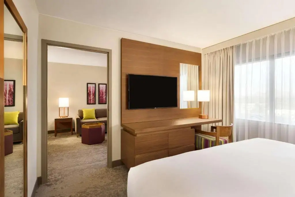 Embassy Suites by Hilton Phoenix Downtown North - Chambres