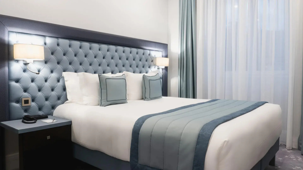 Deluxe Double room (full double bed)