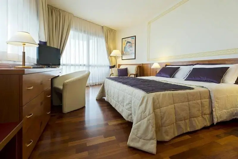 Panoramic Double room (full double bed)