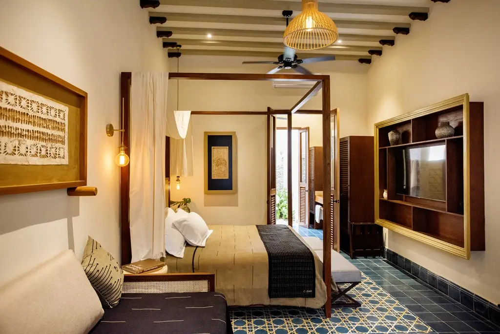 Patio Plunge Pool Double Suite with pool view full double bed
