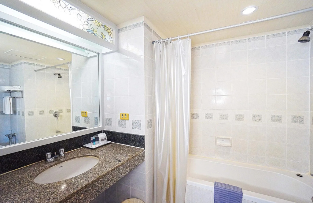 Двухместный номер Superior с частичным видом на море 2 отдельные кровати в Pattaya Park Beach Resort