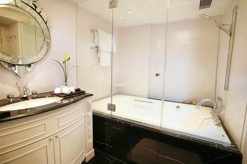 The Luxe Manor - Chambres