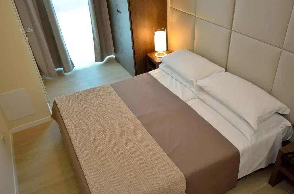 Elegance Double room (full double bed)