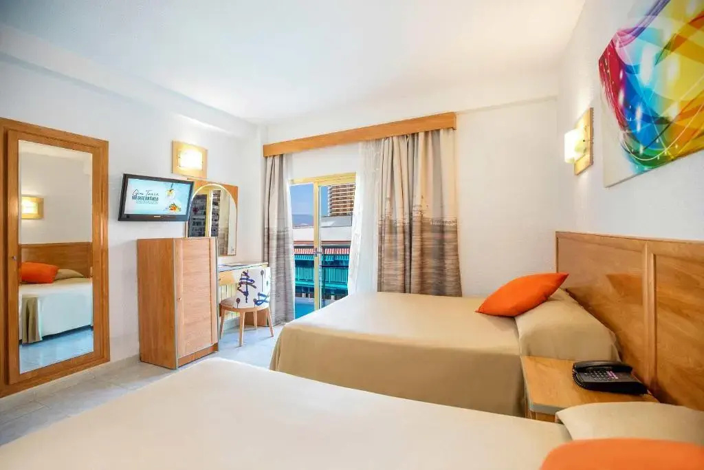 Double room with balcony (twin beds)