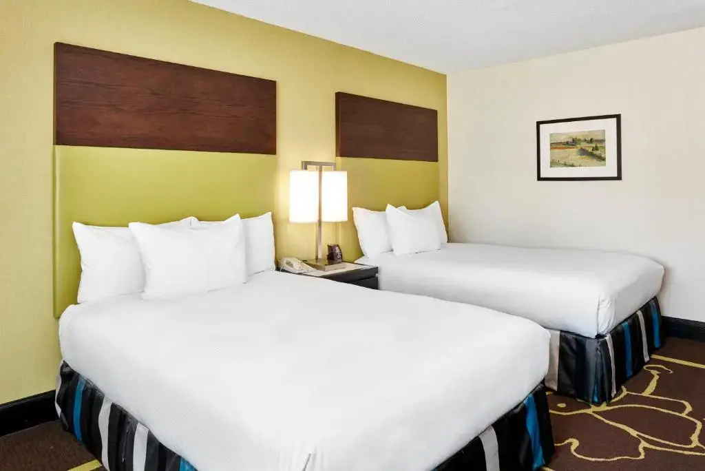 DoubleTree by Hilton Charlotte Gateway Village - Chambres