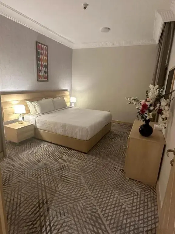 5 Bedrooms Villa
