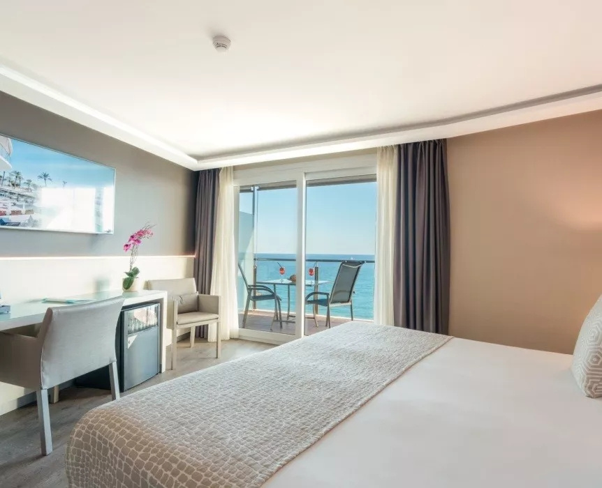 Executive Double room seafront (twin beds)
