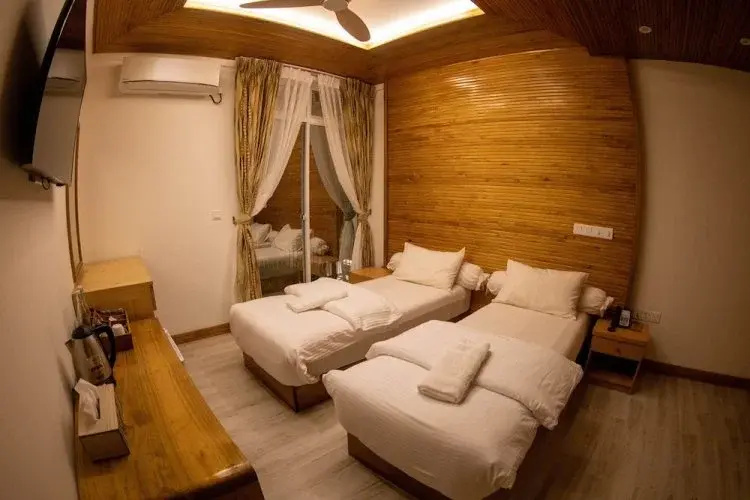 Deluxe Double room (twin beds)